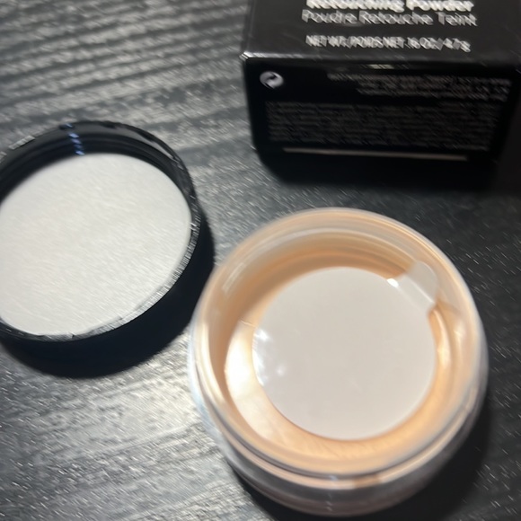 🌙💕Bobbi Brown Peach Retouching Powder - Picture 6 of 8